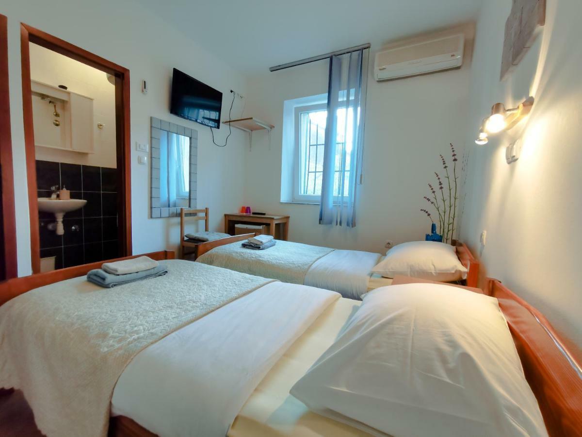 Guest House Il Giardino Duplancic Split Buitenkant foto