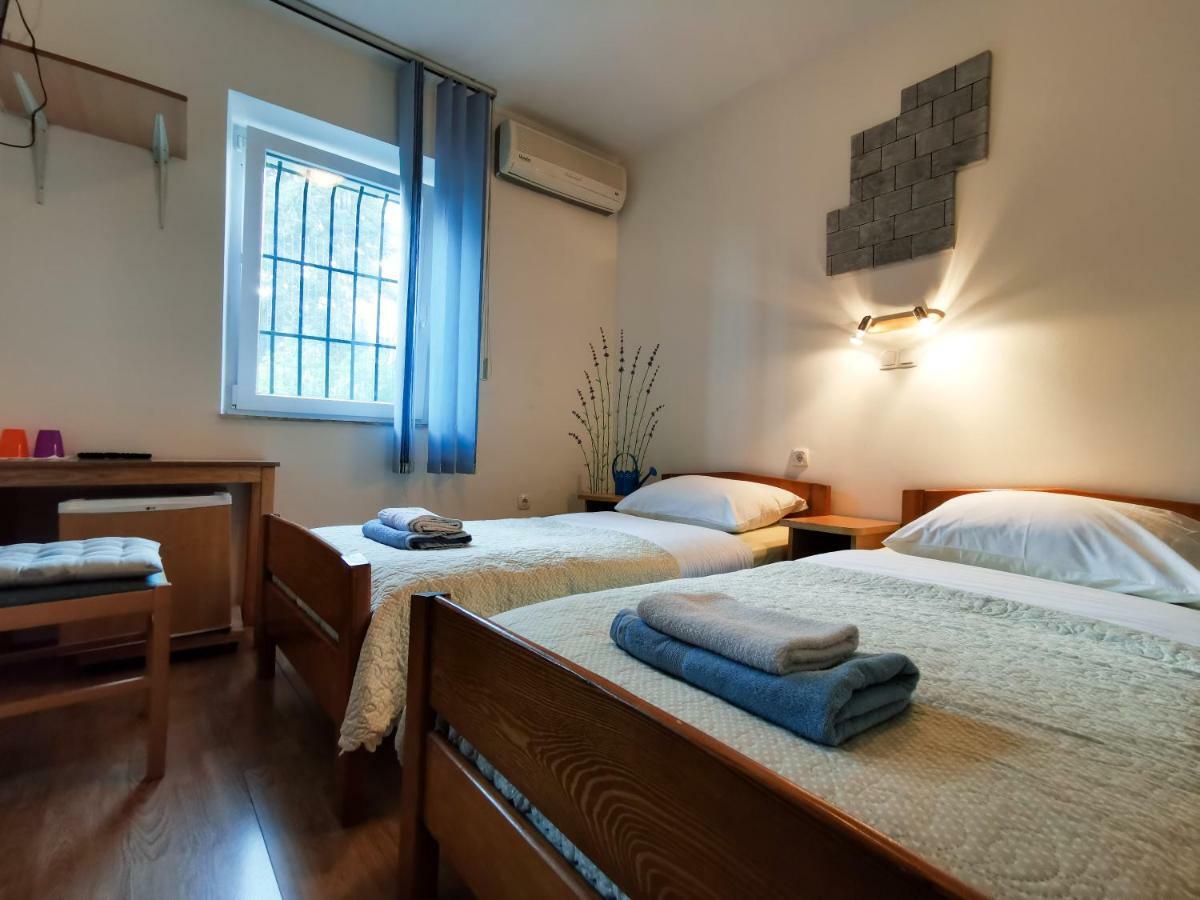 Guest House Il Giardino Duplancic Split Buitenkant foto