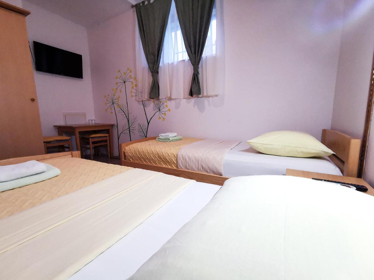 Guest House Il Giardino Duplancic Split Buitenkant foto