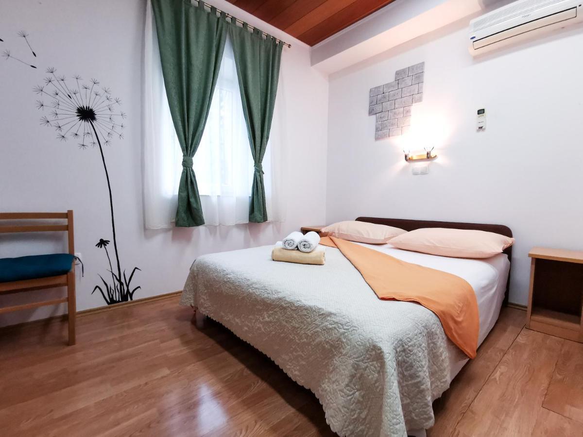 Guest House Il Giardino Duplancic Split Buitenkant foto