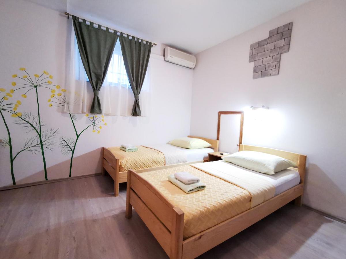 Guest House Il Giardino Duplancic Split Buitenkant foto