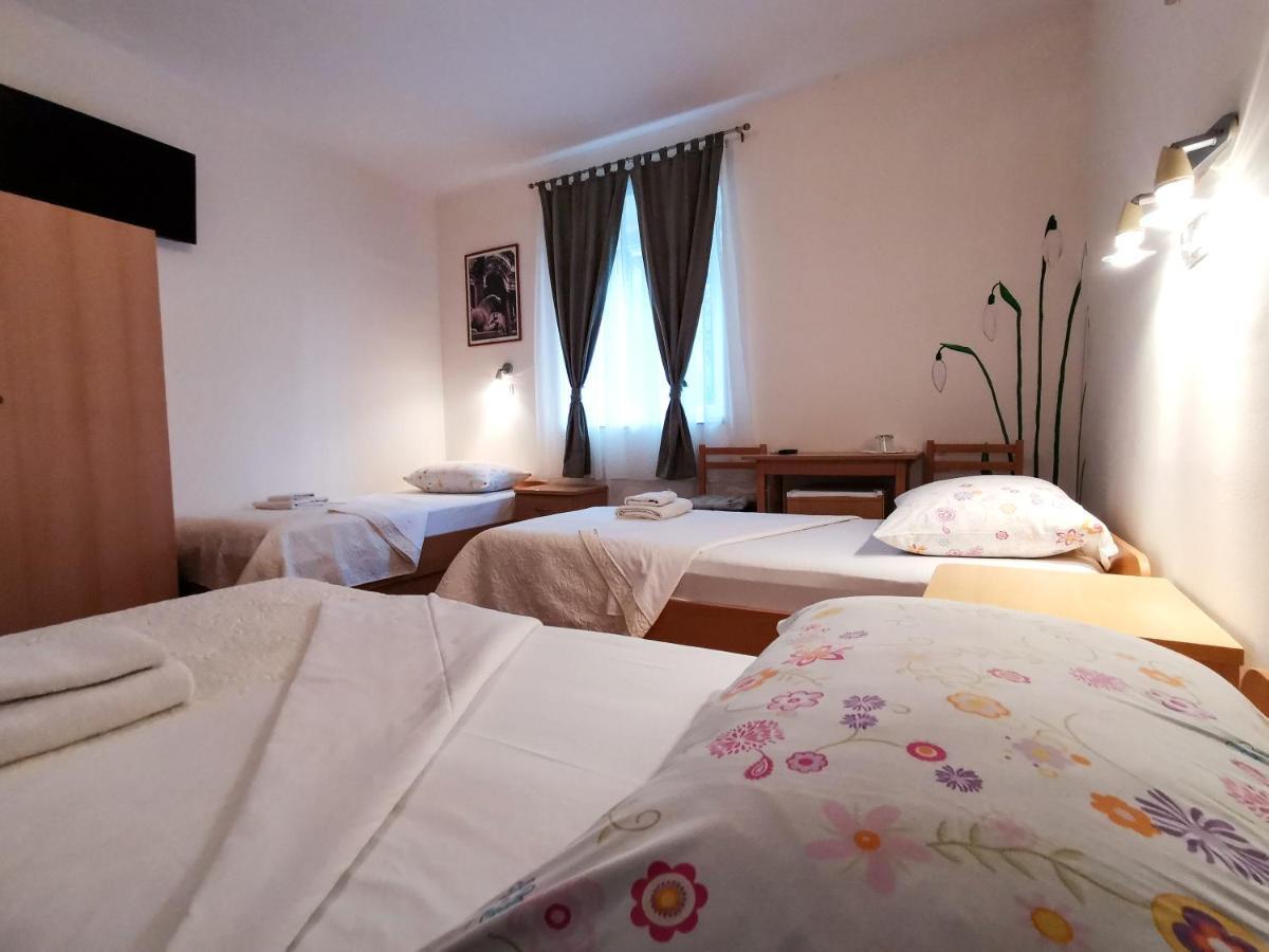 Guest House Il Giardino Duplancic Split Buitenkant foto