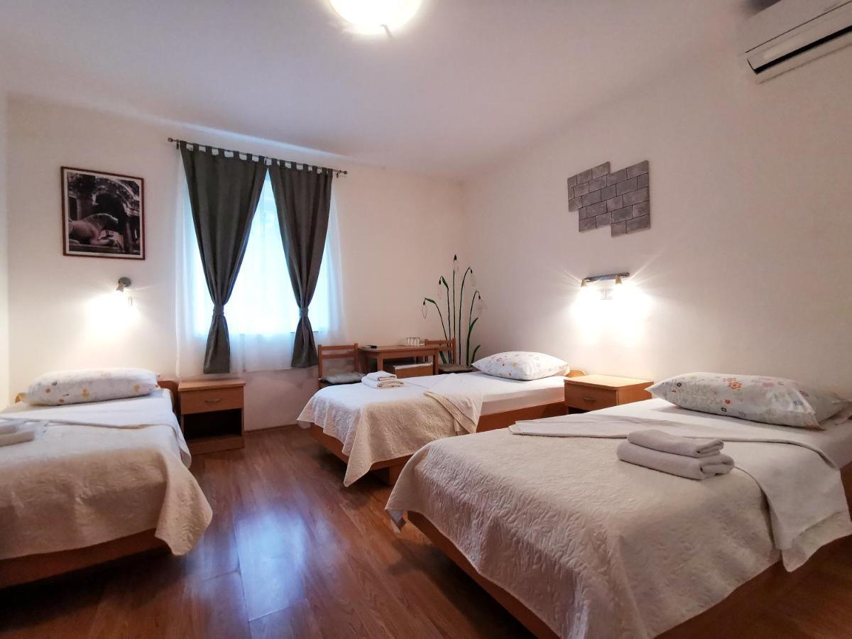 Guest House Il Giardino Duplancic Split Buitenkant foto
